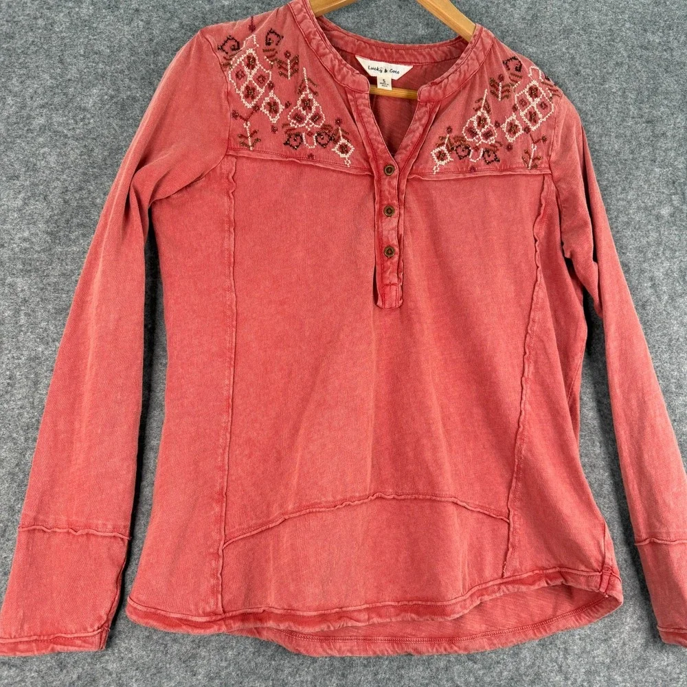 Lucky & Coco Long Sleeve Henley‎ Top Womens S Red Beaded Embroidered Cotton Boho - Picture 3 of 13